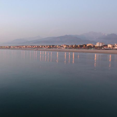 Hotel Azzurra Marina di Pietrasanta Luaran gambar