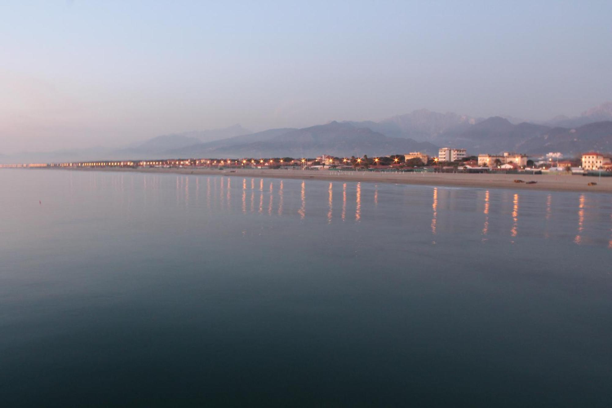 Hotel Azzurra Marina di Pietrasanta Luaran gambar