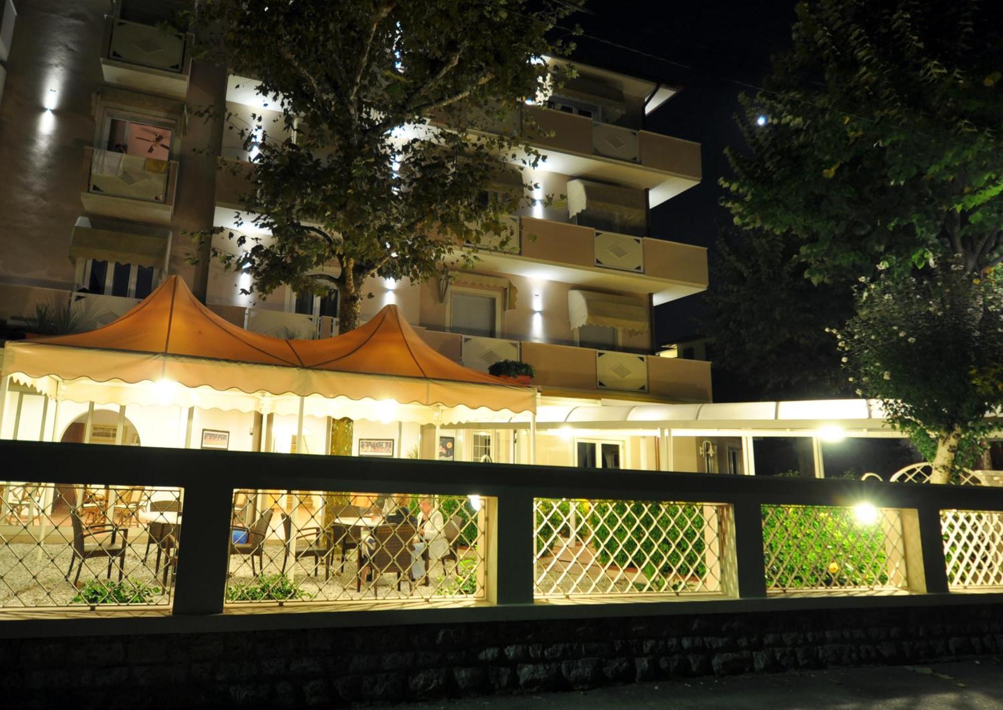Hotel Azzurra Marina di Pietrasanta Luaran gambar