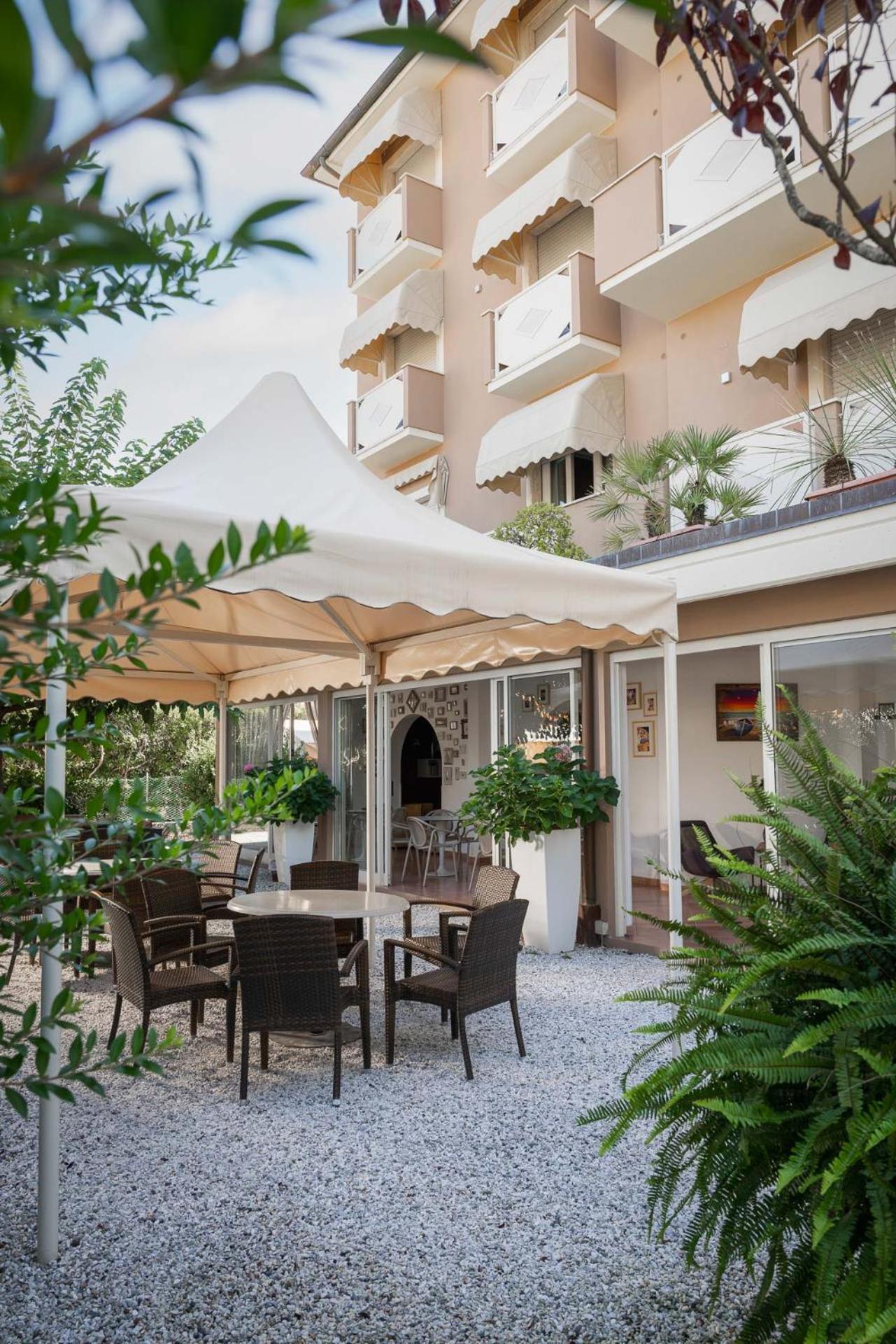 Hotel Azzurra Marina di Pietrasanta Luaran gambar